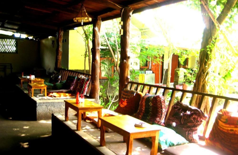 Dua Nina Homestay Gili Trawangan Exterior photo