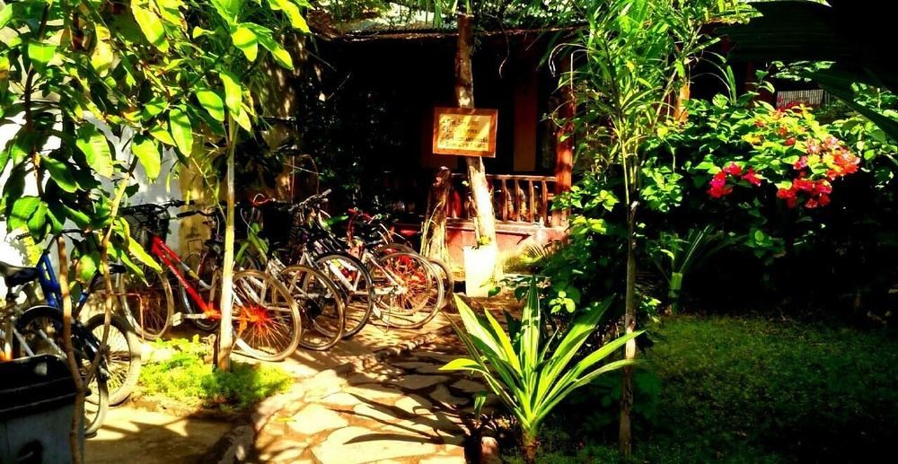 Dua Nina Homestay Gili Trawangan Exterior photo